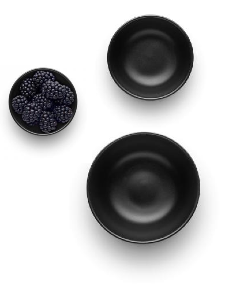 b2b ecommerce black bowls with berries